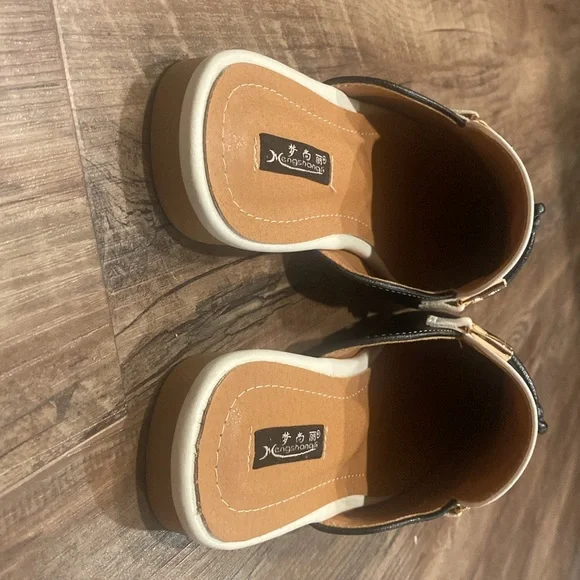 Black and white retro style, penny slip on loafers - faux leather - Sz43 fits 10 - Picture 6 of 6